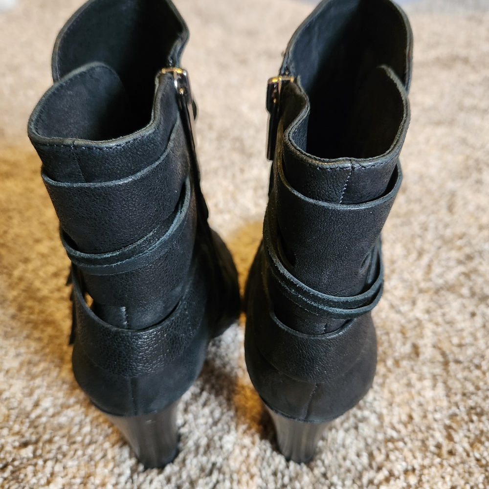 Vince Camuto Charisa Bootie - Picture 6 of 9
